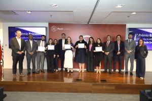 Vencedores do Prêmio de Produção Acadêmica IPR recebem prêmio em dinheiro e se preparam para viajar à Suécia